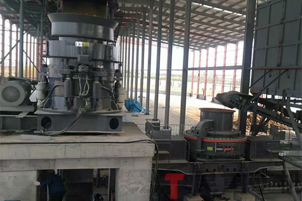 時產(chǎn)300噸鵝卵石生產(chǎn)現(xiàn)場 時產(chǎn)300噸鵝卵石生產(chǎn)現(xiàn)場